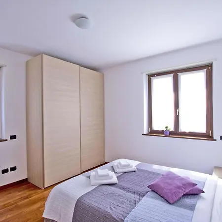 Apartment Mentana Garden Como Centro By Logicasa *